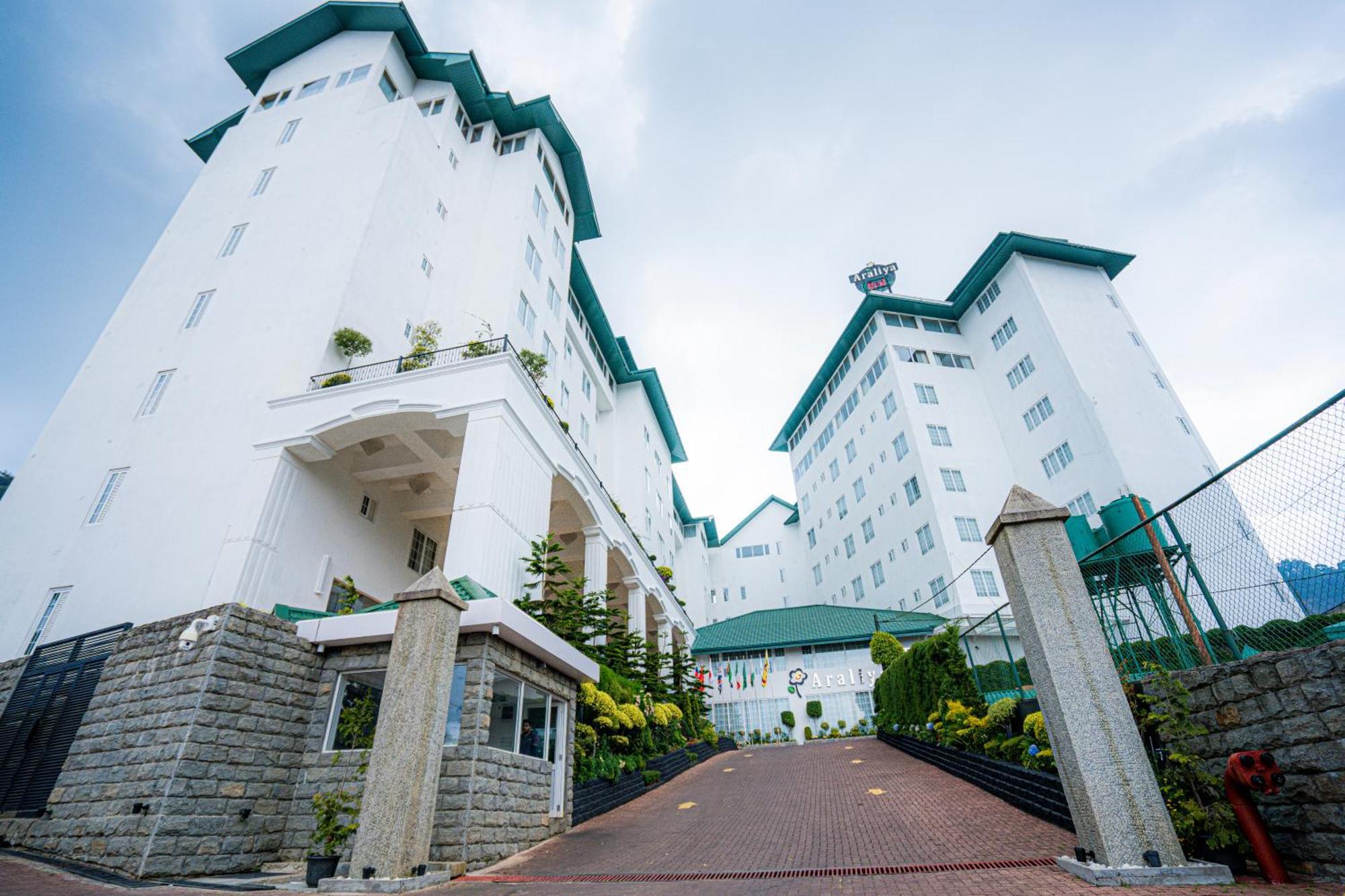 Hotel Araliya Red - Budget Friendly Hotel- Where Find Stunning 360 Panoramic View Of 4*