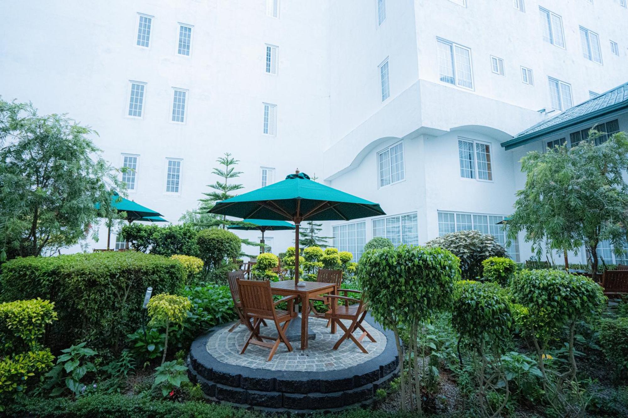 Hotel Araliya Red - Budget Friendly Hotel- Where Find Stunning 360 Panoramic View Of Nuwara Eliya