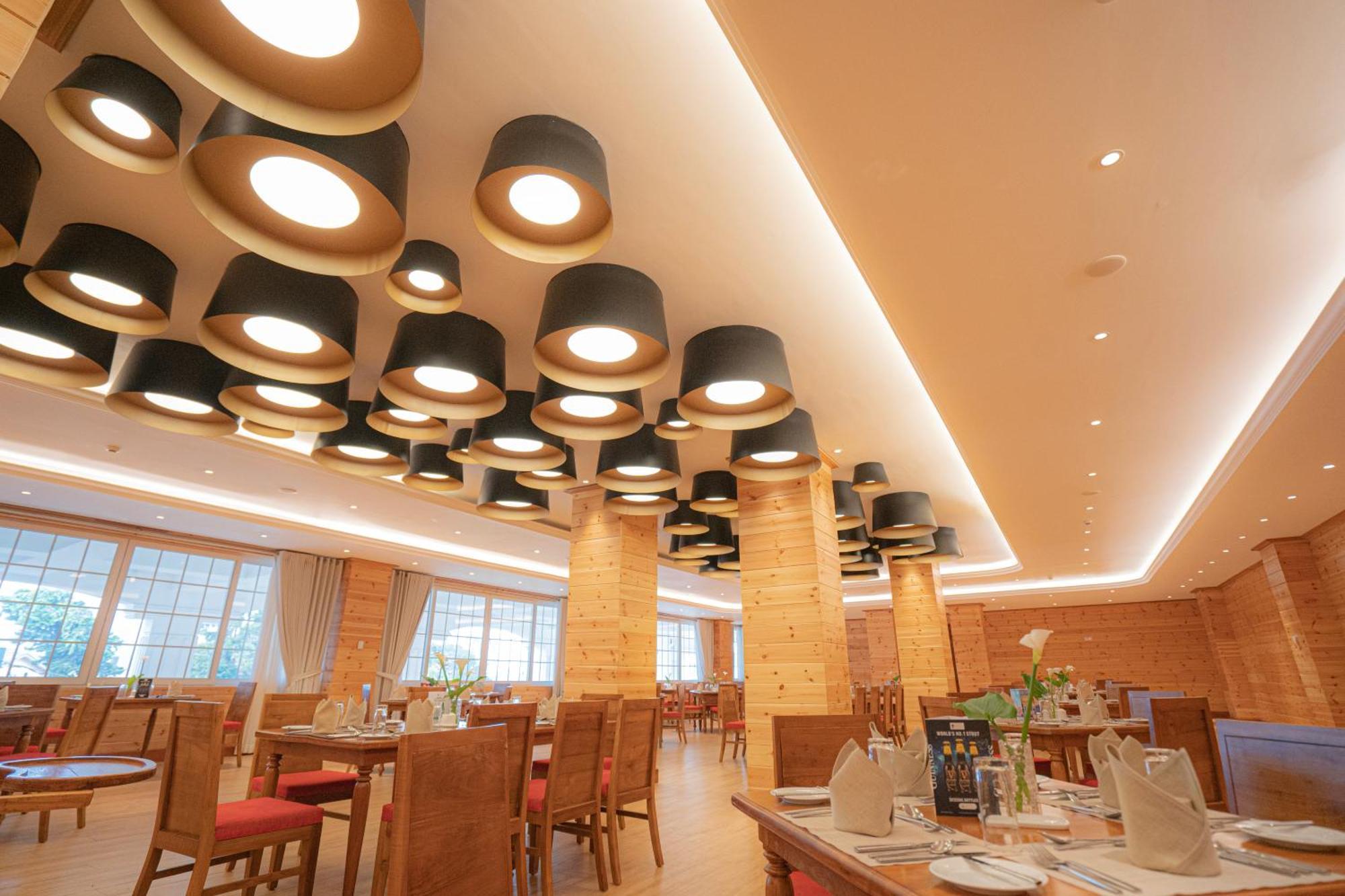 Araliya Red - Budget Friendly Hotel- Where Find Stunning 360 Panoramic View Of Hotel Nuwara Eliya