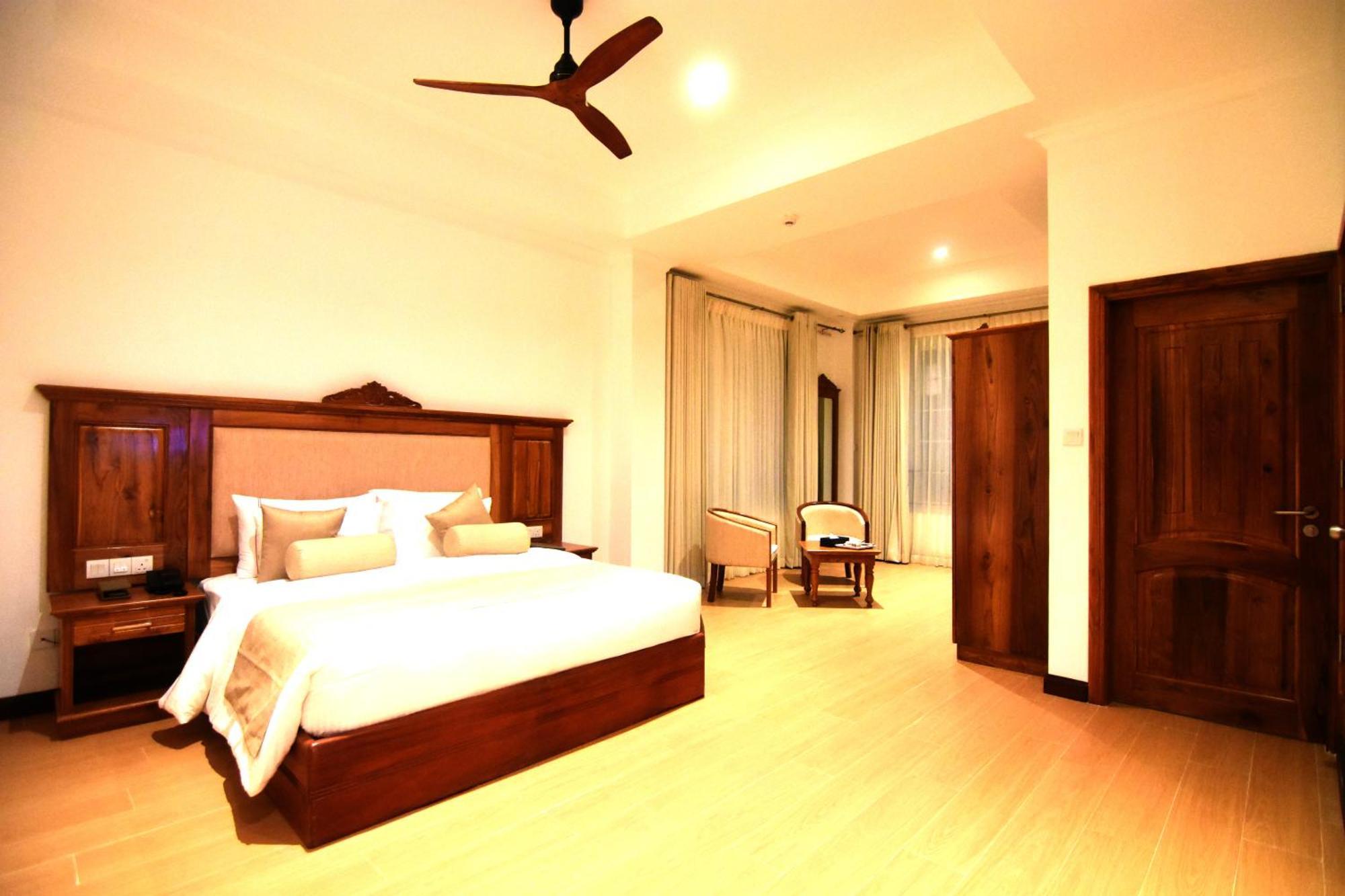 Araliya Red - Budget Friendly Hotel- Where Find Stunning 360 Panoramic View Of Hotel