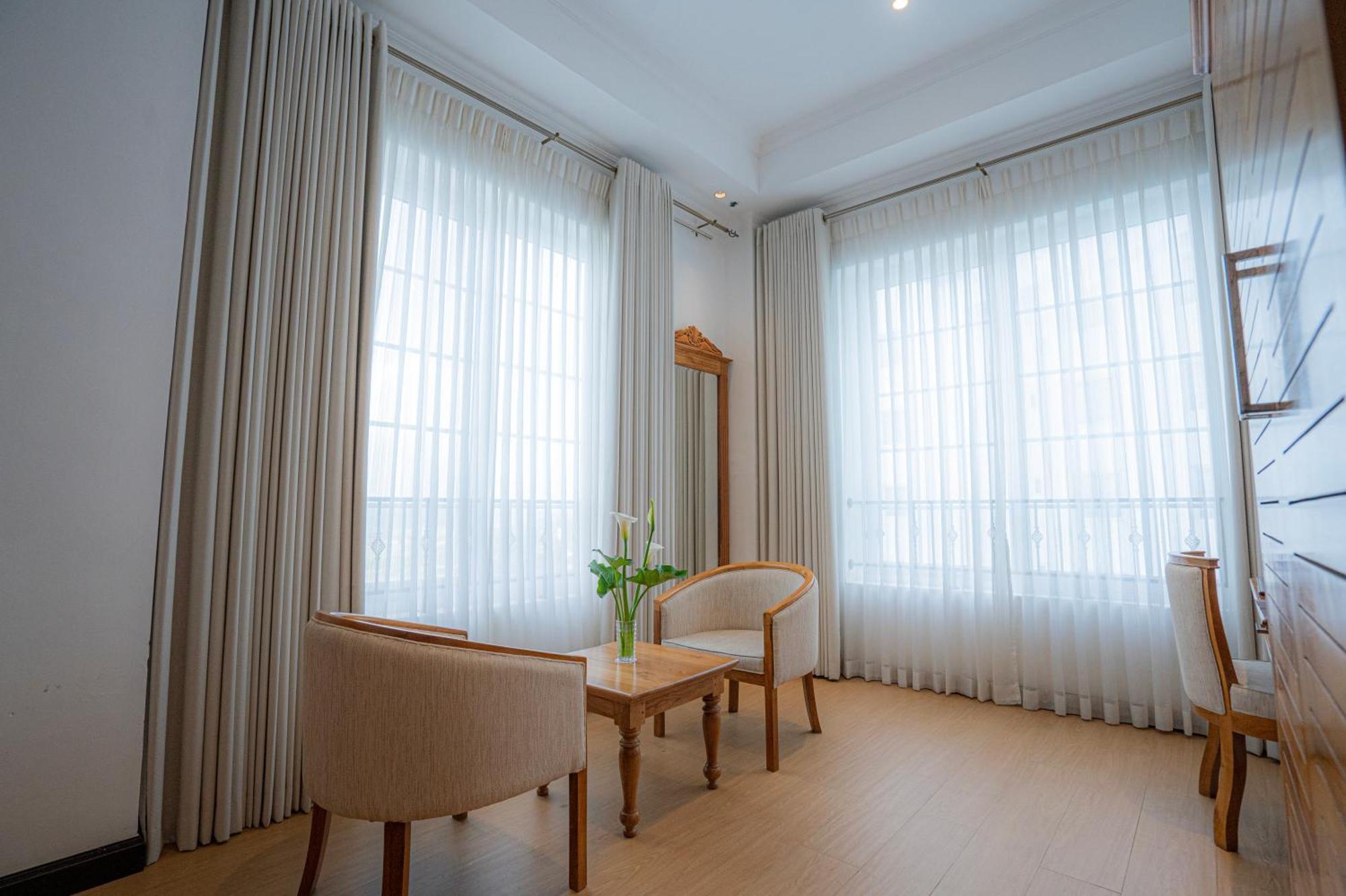 Araliya Red - Budget Friendly Hotel- Where Find Stunning 360 Panoramic View Of Hotel 4*